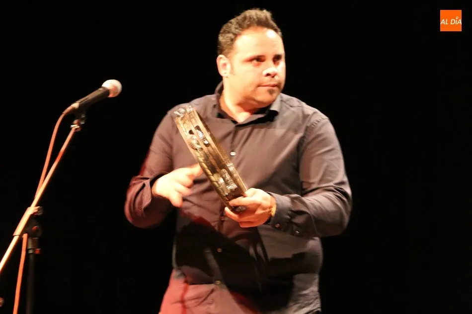 Foto 2 - Luis Antonio Pedraza y Paulo Meirinhos dejan el acento de la Raya en el Centro Cultural  