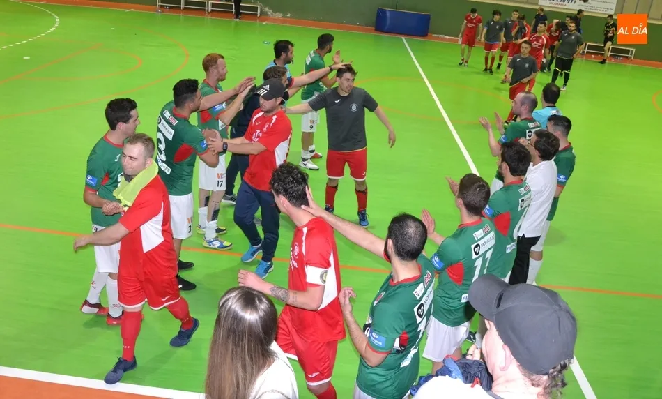 Foto 7 - El III Senior muere en la orilla tras una vibrante temporada en la que reconquist&oacute; a la afici&oacute;n  