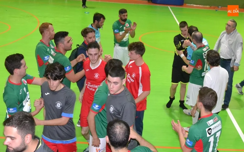 Foto 5 - El III Senior muere en la orilla tras una vibrante temporada en la que reconquist&oacute; a la afici&oacute;n  