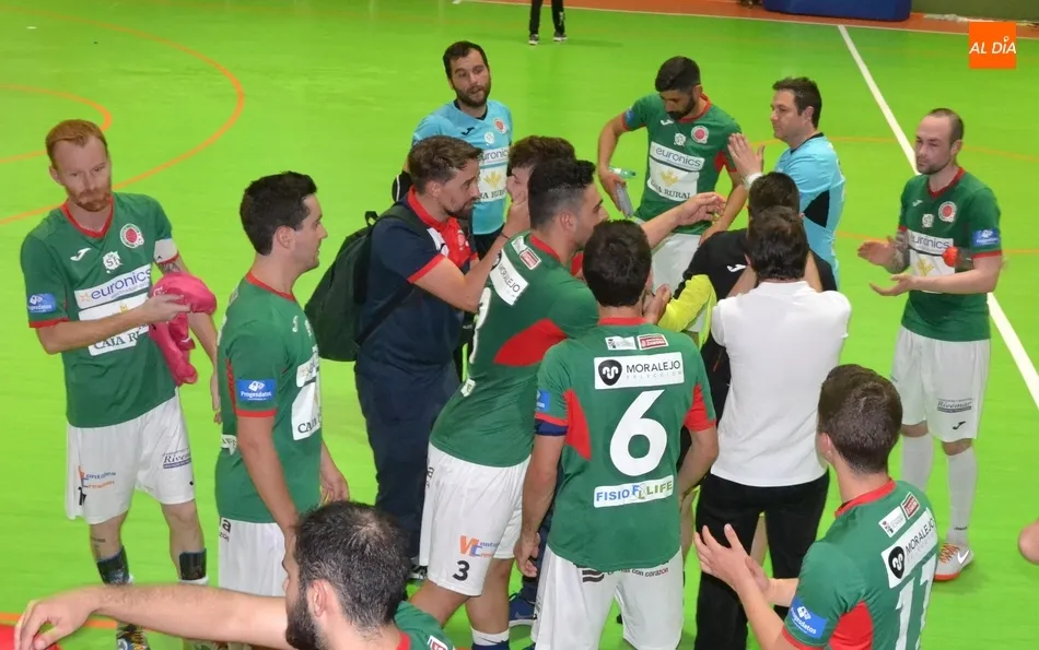 Foto 3 - El III Senior muere en la orilla tras una vibrante temporada en la que reconquist&oacute; a la afici&oacute;n  