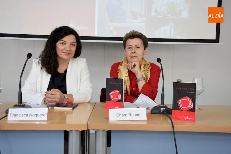 Francisca Noguerol y Charo Ruano durante la presentación del libro / Eva Fernández