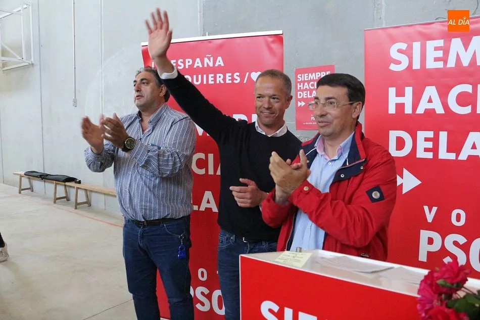 Antonio Luengo, Ander Gil y Fernando Pablos en el mitin en Cristóbal
