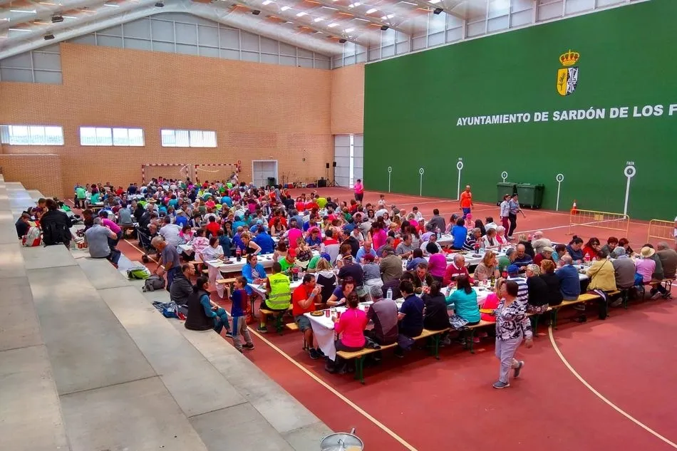 Foto 2 - Cerca de 400 senderistas descubren &lsquo;Los secretos de la presa&rsquo; en la II Marcha de Senderismo de...