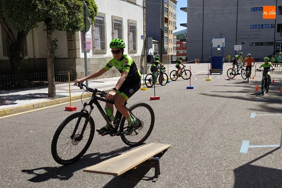 Foto 3 - Las Escuelas Deportivas en&nbsp; la calle para incentivar el Deporte de cara al pr&oacute;ximo curso  