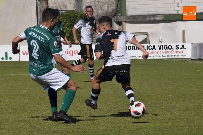 Foto 2 - Unionistas ara&ntilde;a un punto y se jugar&aacute; la Copa del Rey en la &uacute;ltima jornada (0-0)