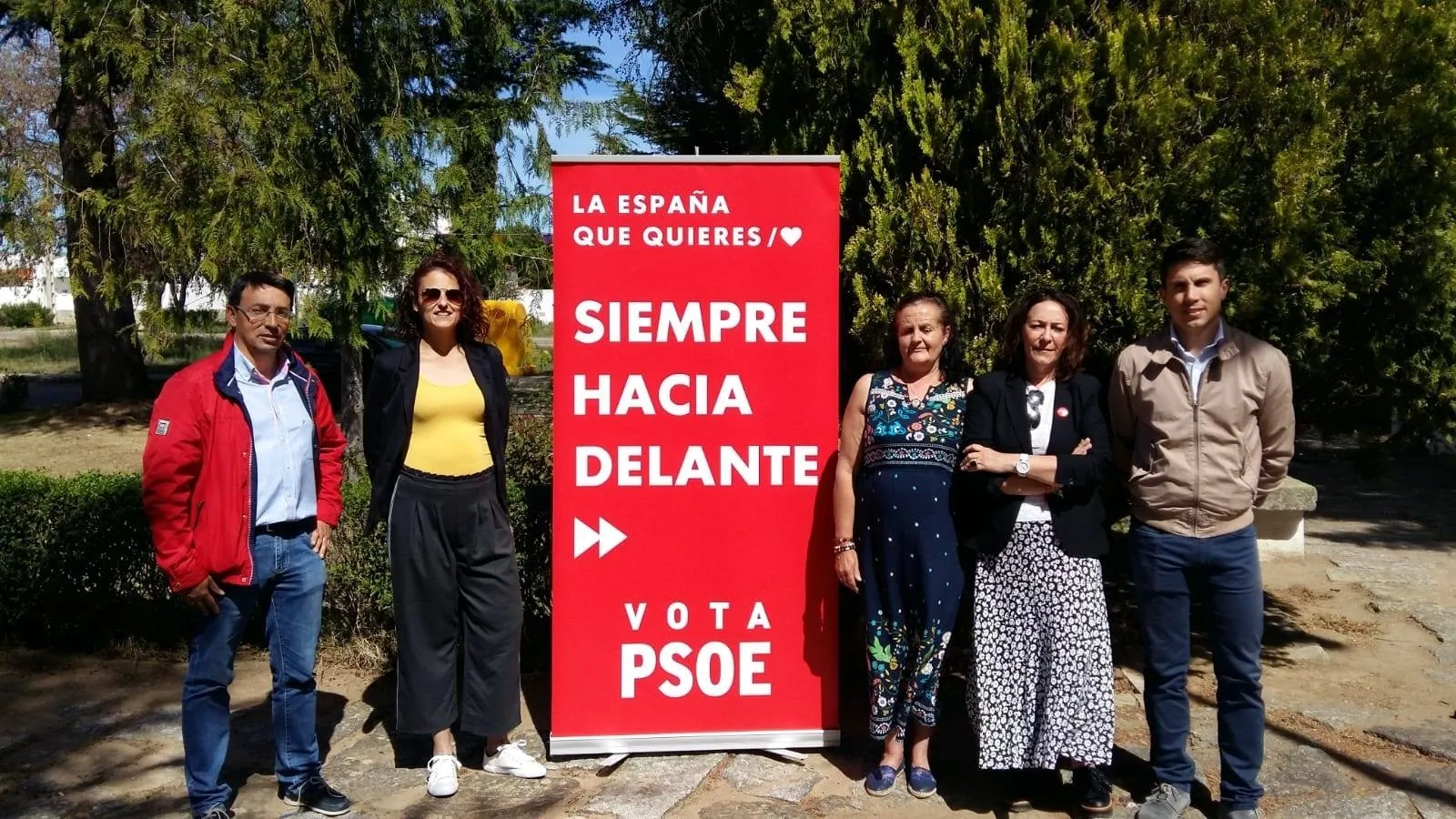 Foto 2 - La caravana electoral del PSOE hace provincia y apoya&nbsp;al mundo rural en las comarcas de B&eacute;jar,...