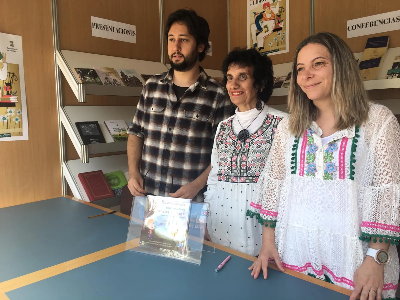 Foto 5 - Gran &eacute;xito en la Feria Municipal del Libro del Poemario Infantil &lsquo;Poemitas de Papel&rsquo;