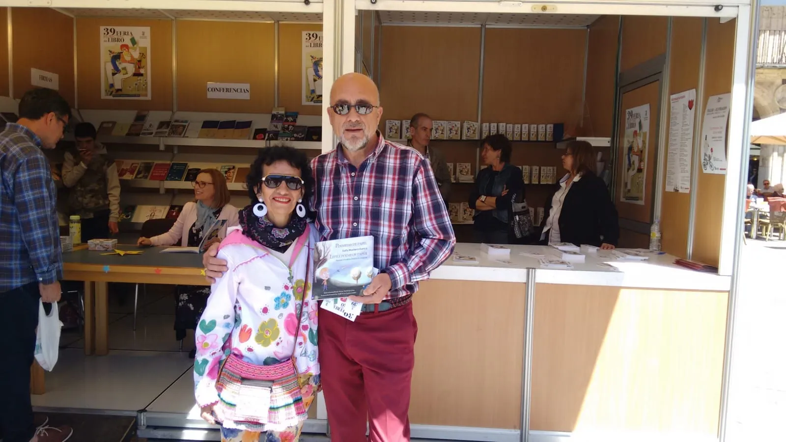 Foto 4 - Gran &eacute;xito en la Feria Municipal del Libro del Poemario Infantil &lsquo;Poemitas de Papel&rsquo;