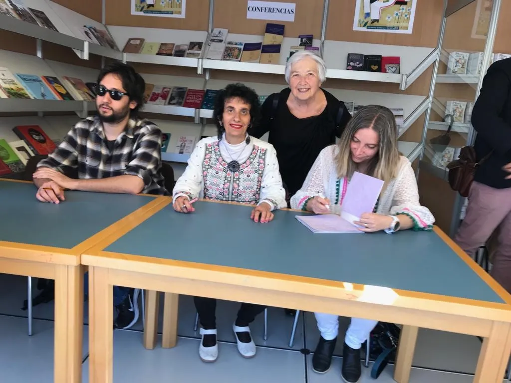 Foto 3 - Gran &eacute;xito en la Feria Municipal del Libro del Poemario Infantil &lsquo;Poemitas de Papel&rsquo;