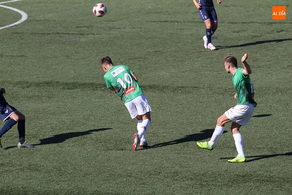 Foto 7 - El Guijuelo se olvida del play off tras empatar con el Valladolid B (0-0)