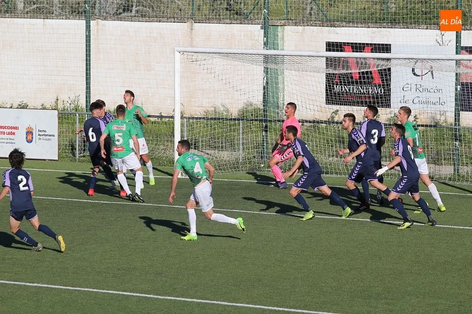Foto 6 - El Guijuelo se olvida del play off tras empatar con el Valladolid B (0-0)