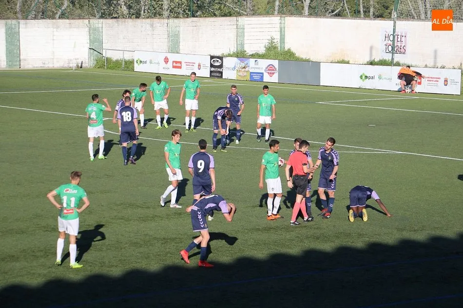 Foto 5 - El Guijuelo se olvida del play off tras empatar con el Valladolid B (0-0)