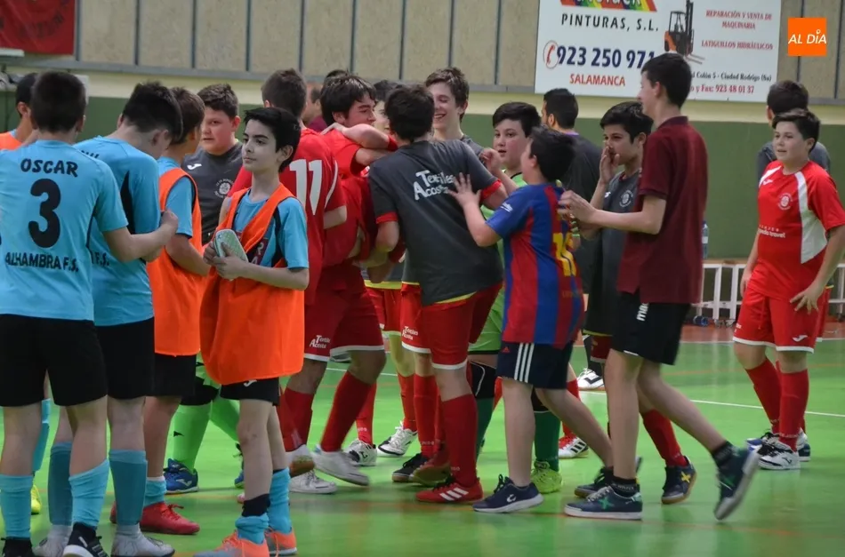 Foto 11 - El III Infantil cierra la liga con una c&oacute;moda victoria y se coloca subcampe&oacute;n provisional  