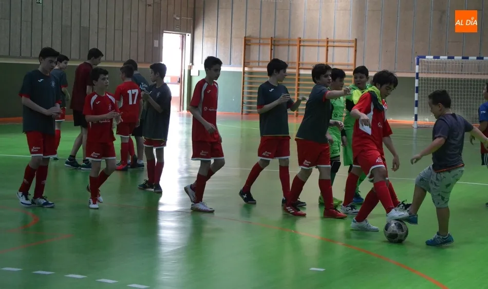 Foto 7 - El III Infantil cierra la liga con una c&oacute;moda victoria y se coloca subcampe&oacute;n provisional  