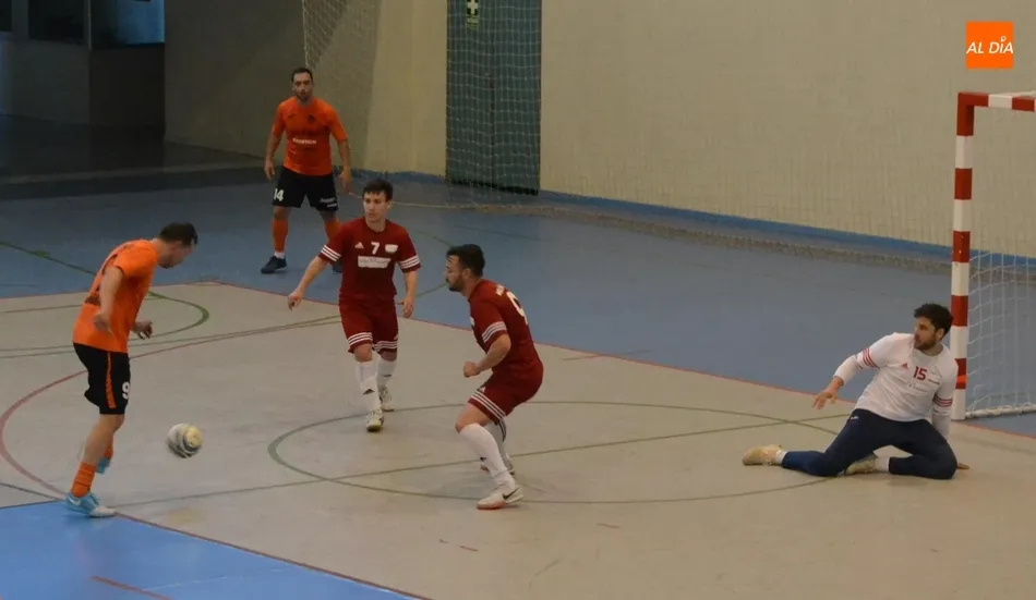 Foto 4 - El Mir&oacute;briga Futsal se estrella con los palos y queda contra las cuerdas en la Copa Presidente  