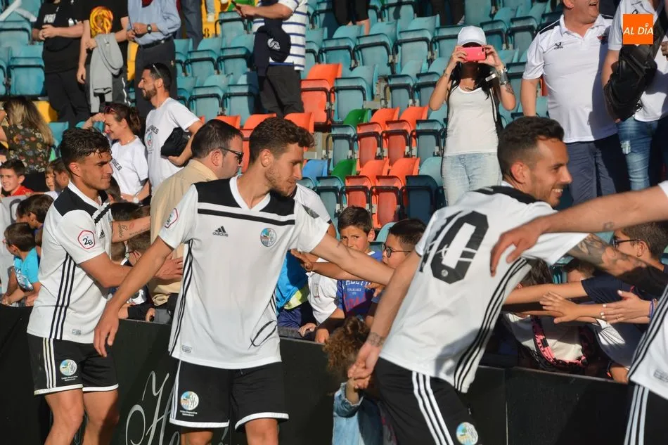 Foto 6 - El Salamanca UDS sale de entre los muertos y llega muy vivo a la &uacute;ltima jornada tras ganar al...