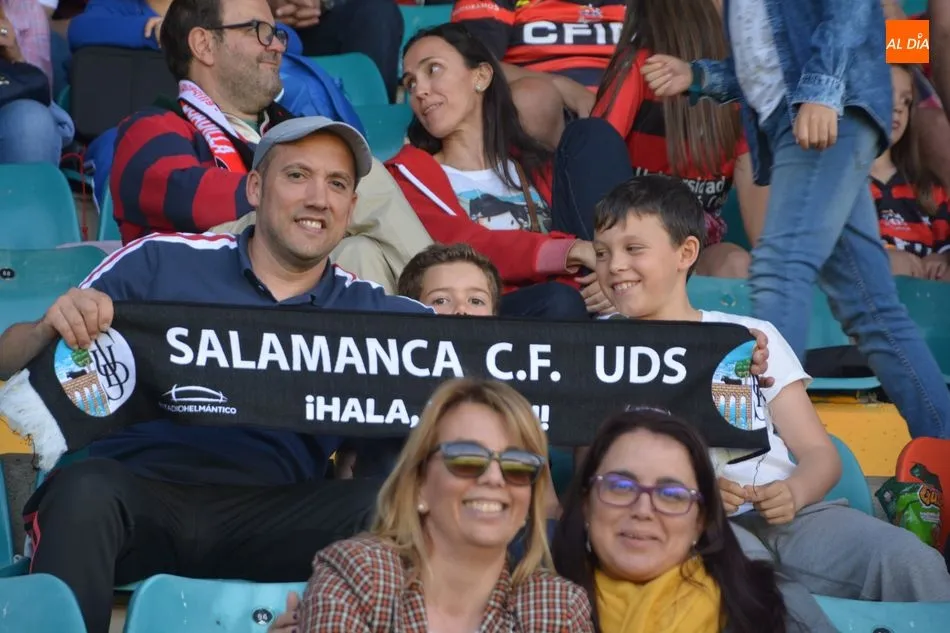Foto 11 - El Helm&aacute;ntico volvi&oacute; a llevar al Salamanca UDS en volandas