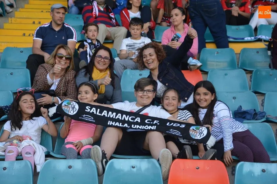 Foto 6 - El Helm&aacute;ntico volvi&oacute; a llevar al Salamanca UDS en volandas