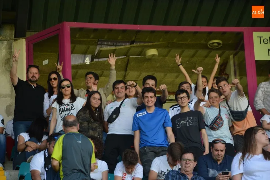 Foto 2 - El Helm&aacute;ntico volvi&oacute; a llevar al Salamanca UDS en volandas