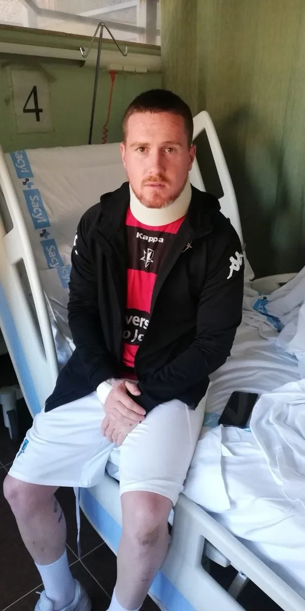 Foto 2 - Robles, capit&aacute;n del Internacional, sale del Hospital tras pasar la noche en observaci&oacute;n