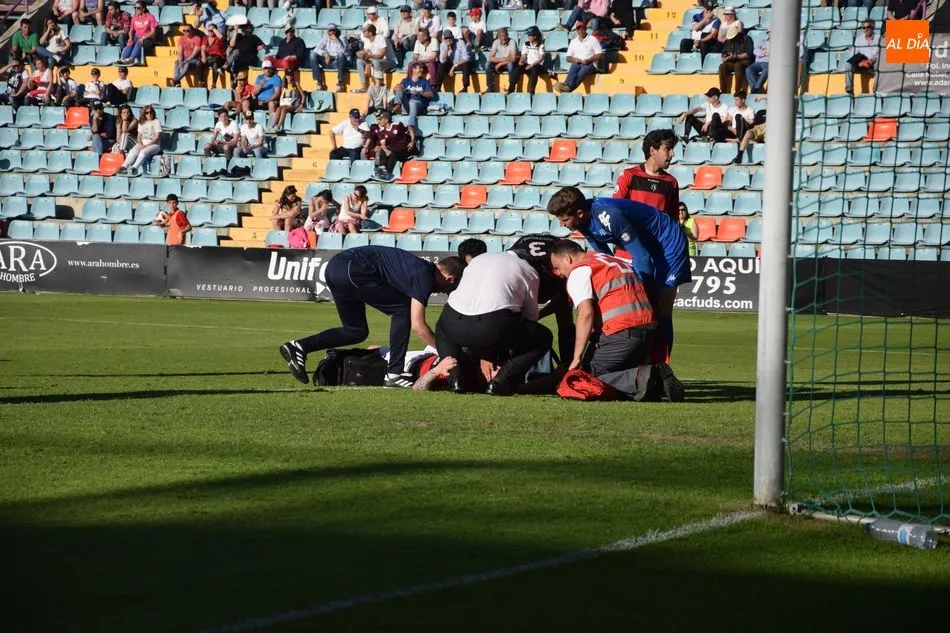 Robles es atendido por los servicios médicos / Eva Fernández