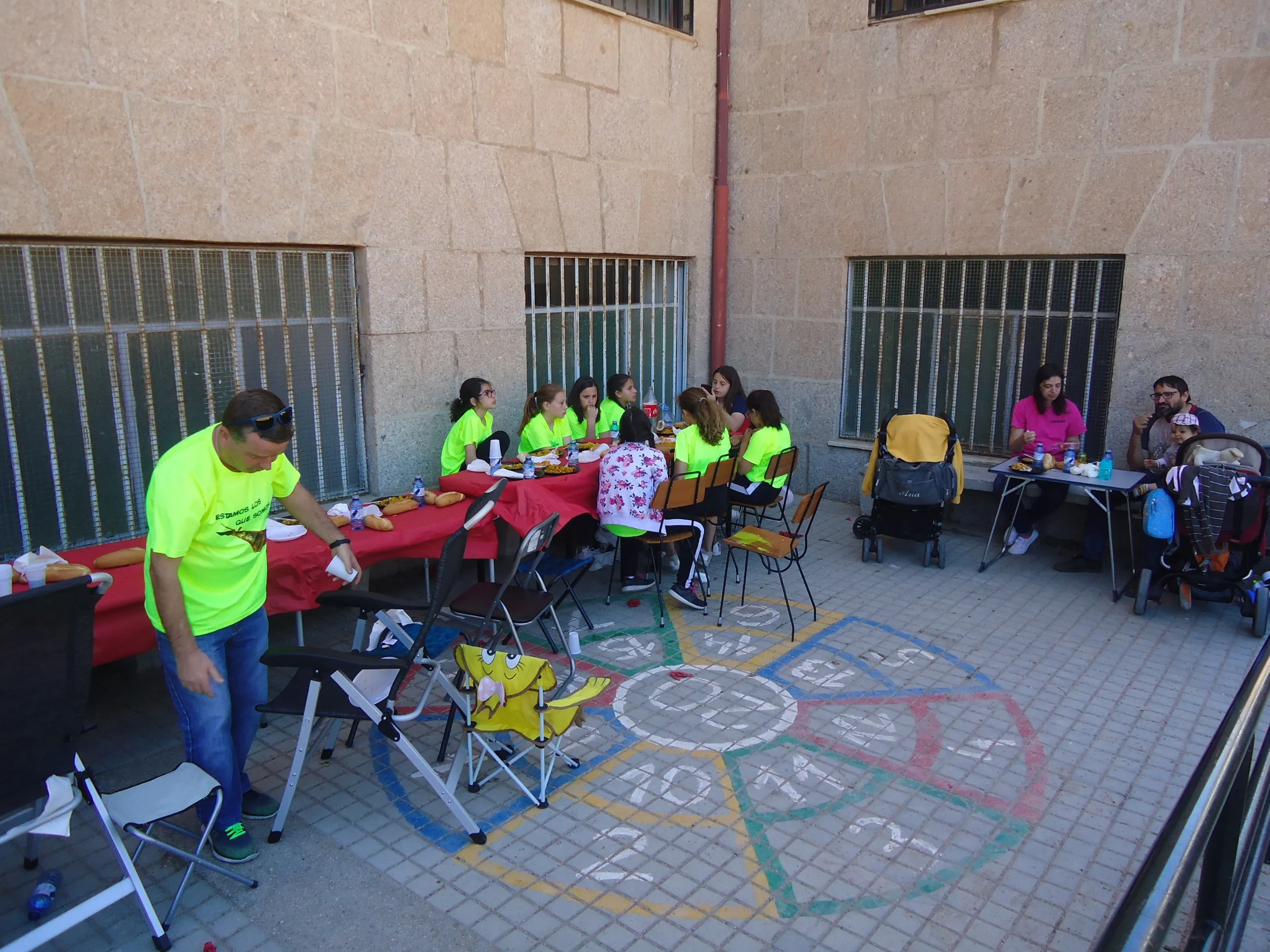 Foto 8 - Fin de fiestas en el Colegio Trinitrarios