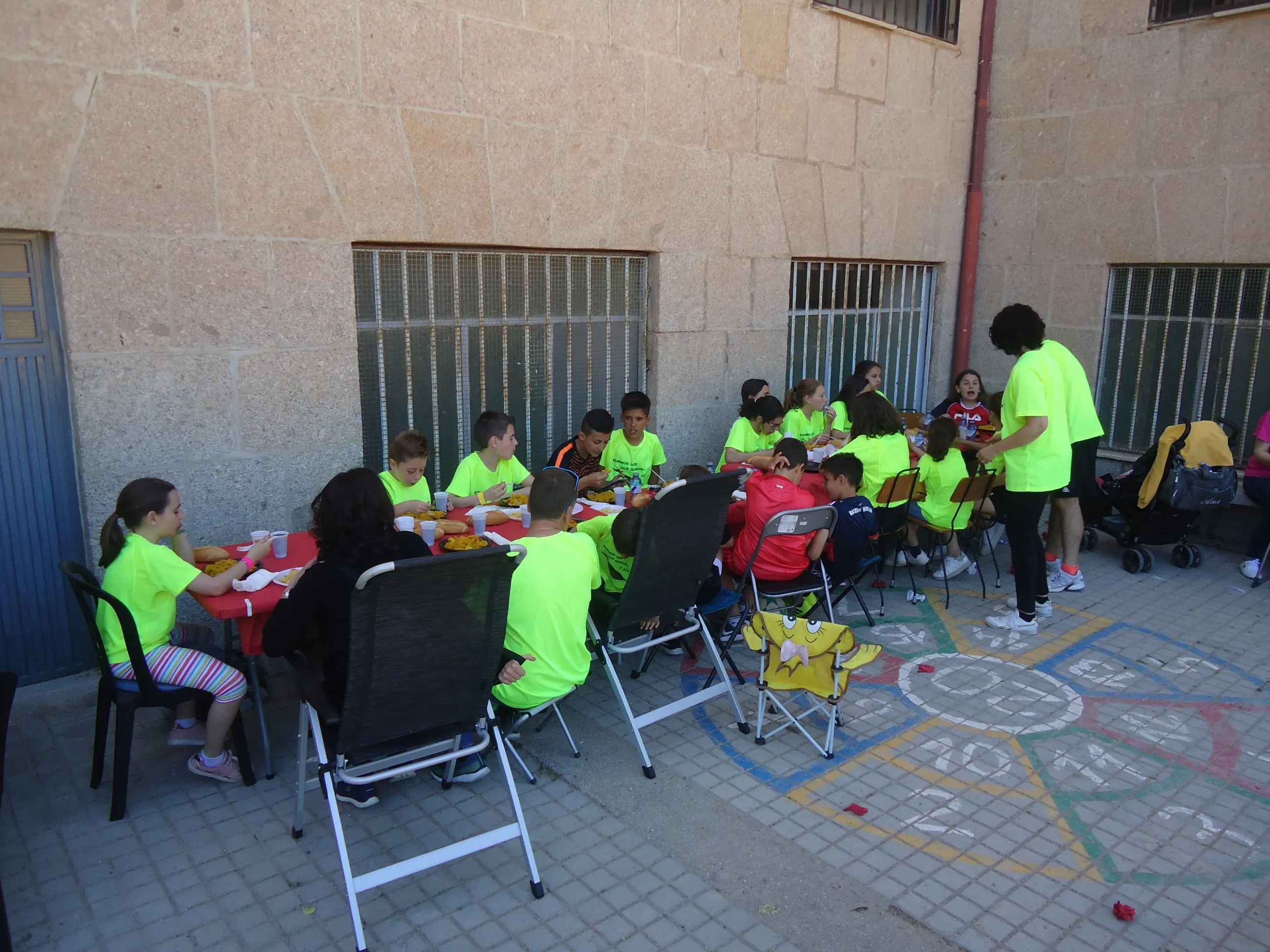 Foto 7 - Fin de fiestas en el Colegio Trinitrarios