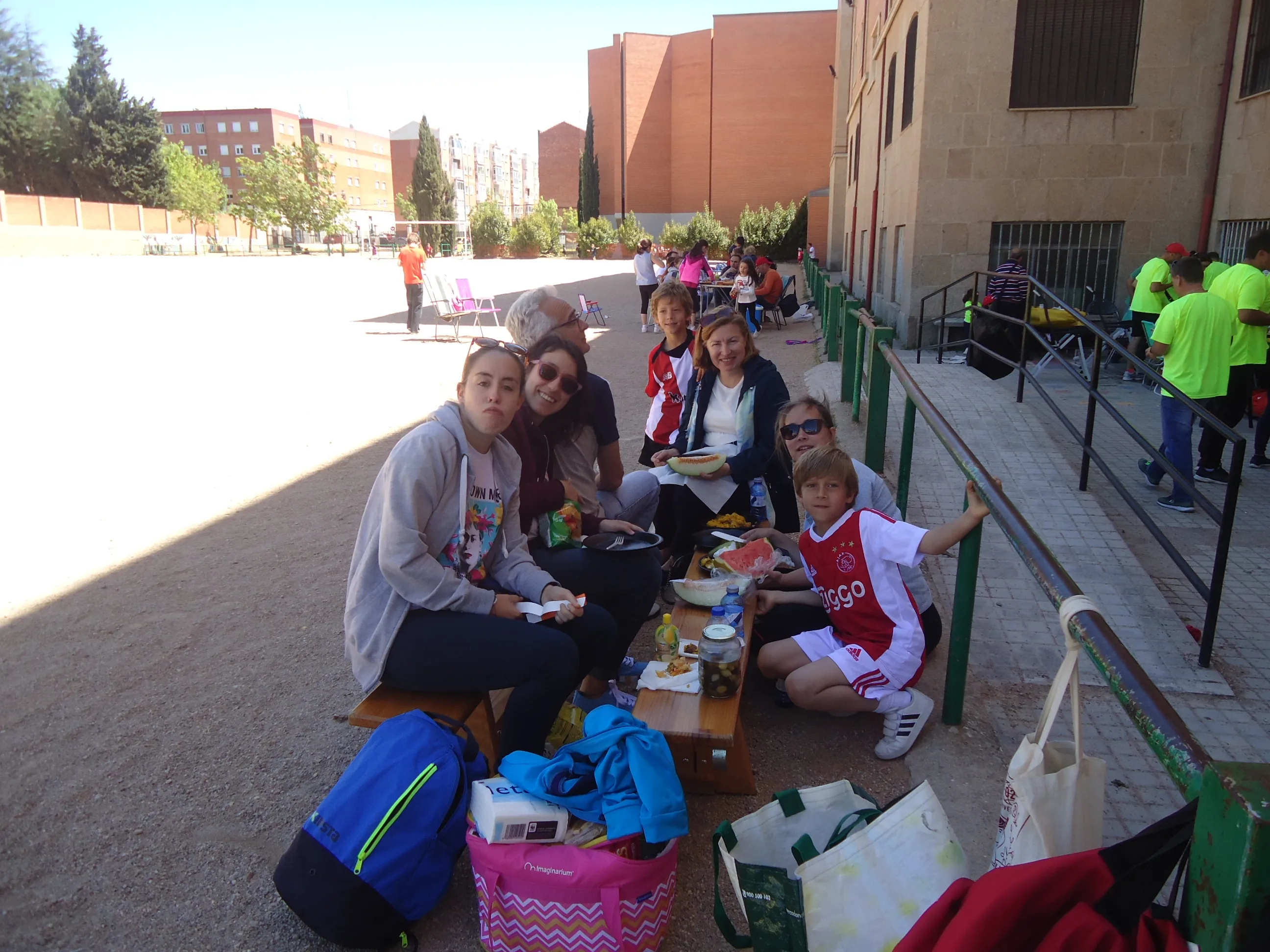 Foto 6 - Fin de fiestas en el Colegio Trinitrarios