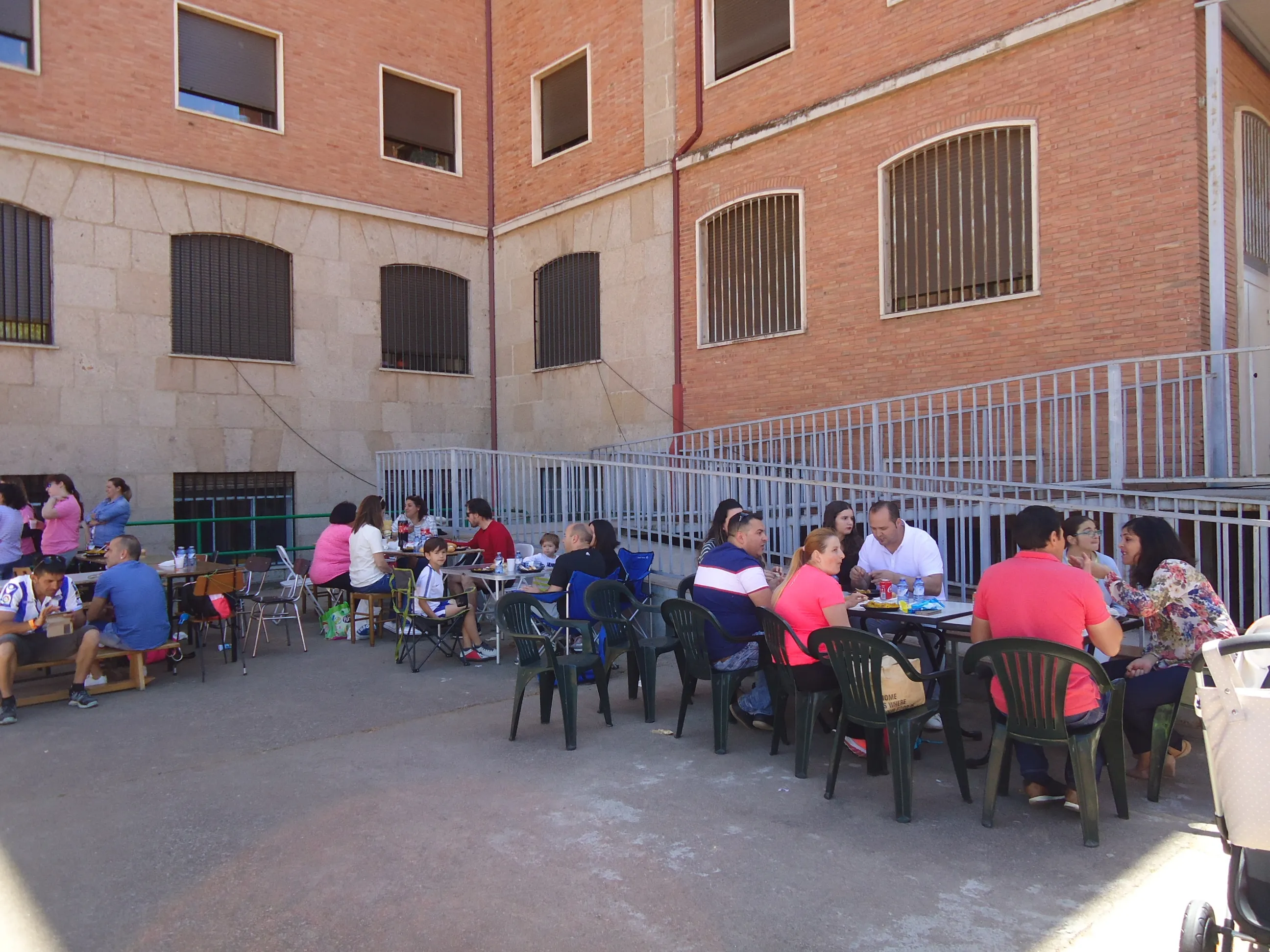 Foto 5 - Fin de fiestas en el Colegio Trinitrarios
