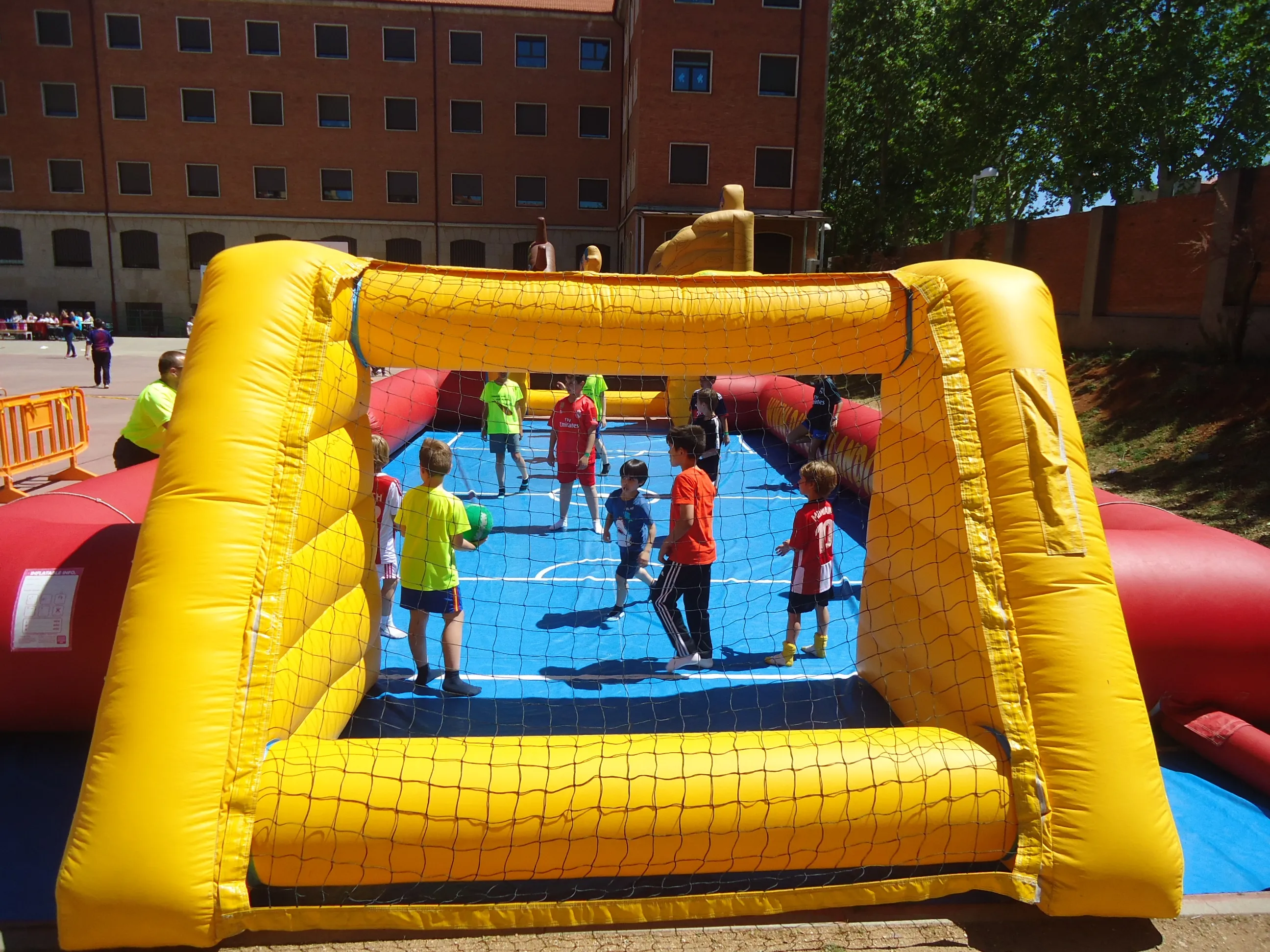 Foto 4 - Fin de fiestas en el Colegio Trinitrarios