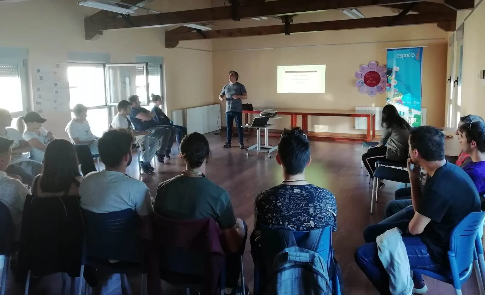 Foto 2 - Un Grand Prix de Pe&ntilde;as y un concurso de aviones de papel, entre las propuestas para la Semana de...