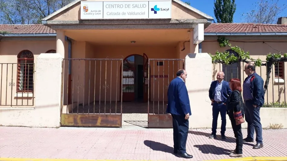 El candidato de Cs a las Cortes, David Castaño, ha visitado Calzada de Valdunciel
