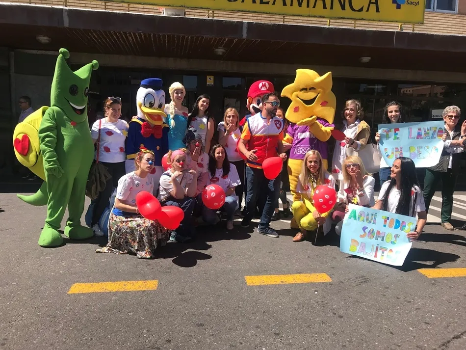 Foto 10 - Besos y sonrisas para celebrar en el Cl&iacute;nico el D&iacute;a del Ni&ntilde;o Hospitalizado