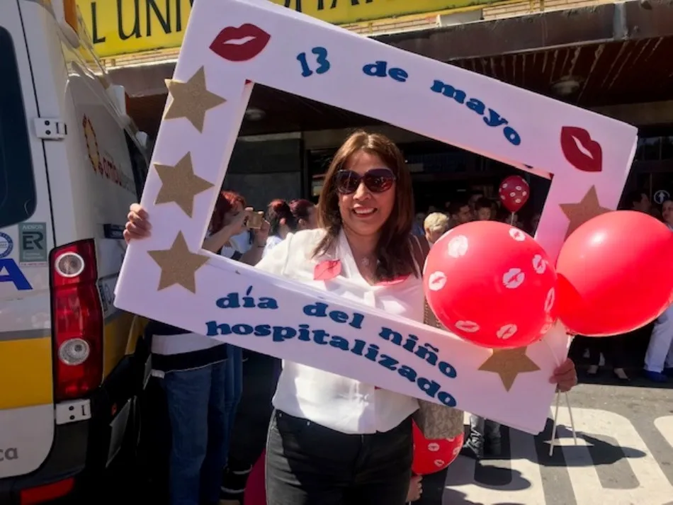 Foto 9 - Besos y sonrisas para celebrar en el Cl&iacute;nico el D&iacute;a del Ni&ntilde;o Hospitalizado