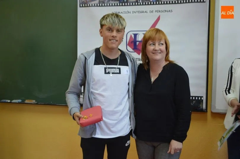 Foto 3 - &Eacute;xito del concurso anual de recogidos de los alumnos del centro Hern&aacute;ndez Vera