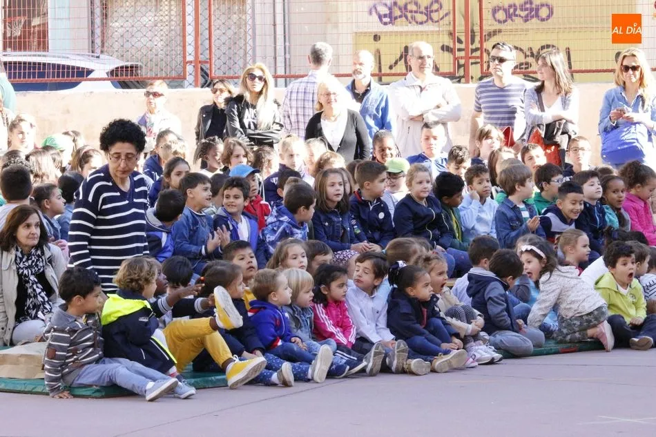 Foto 8 - &Eacute;xito del Festival de Primavera protagonizado por los alumnos del CEIP Padre Manj&oacute;n