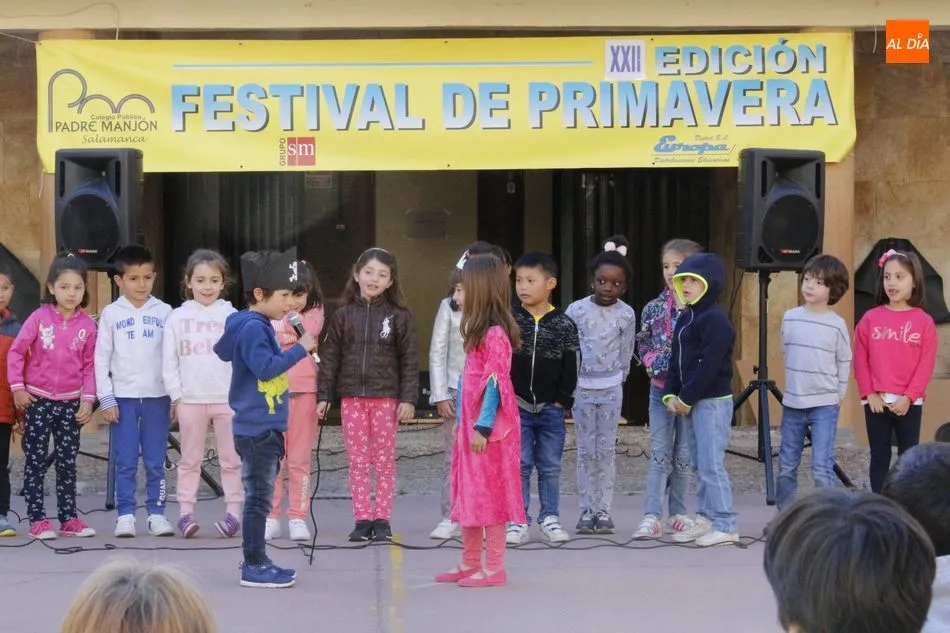 Foto 4 - &Eacute;xito del Festival de Primavera protagonizado por los alumnos del CEIP Padre Manj&oacute;n