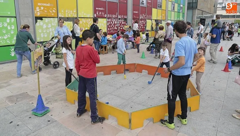 Actividades de una edición anterior del Día Internacional de la Familia, en la plaza de la Concordia