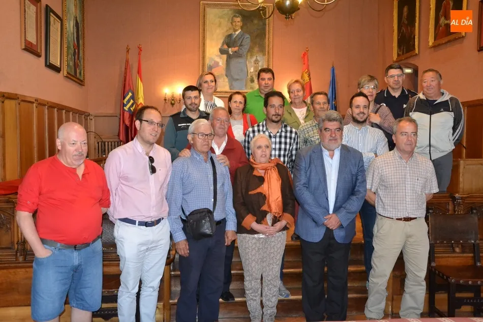 La Subdelegada del Gobierno trata con vecinos los problemas de convivencia en el Arrabal del Puente ...