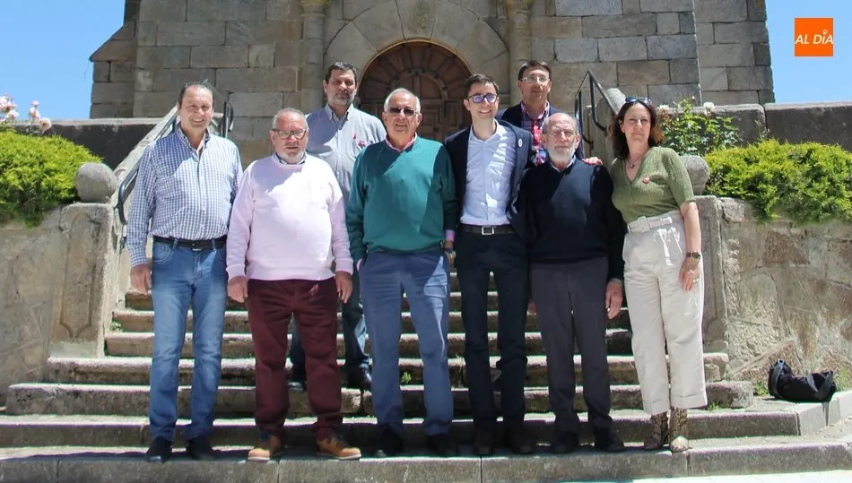 El candidato a la Alcaldía de Salamanca, José Luis Mateos, se sumaba en apoyo al candidato de Vitigudino, Germán Vicente / MARIBEL SÁNCHEZ