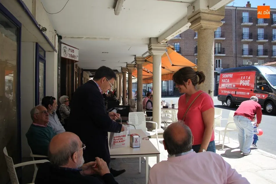 Foto 5 - El PSOE arropa a Germ&aacute;n Vicente como candidato a la Alcald&iacute;a de Vitigudino  