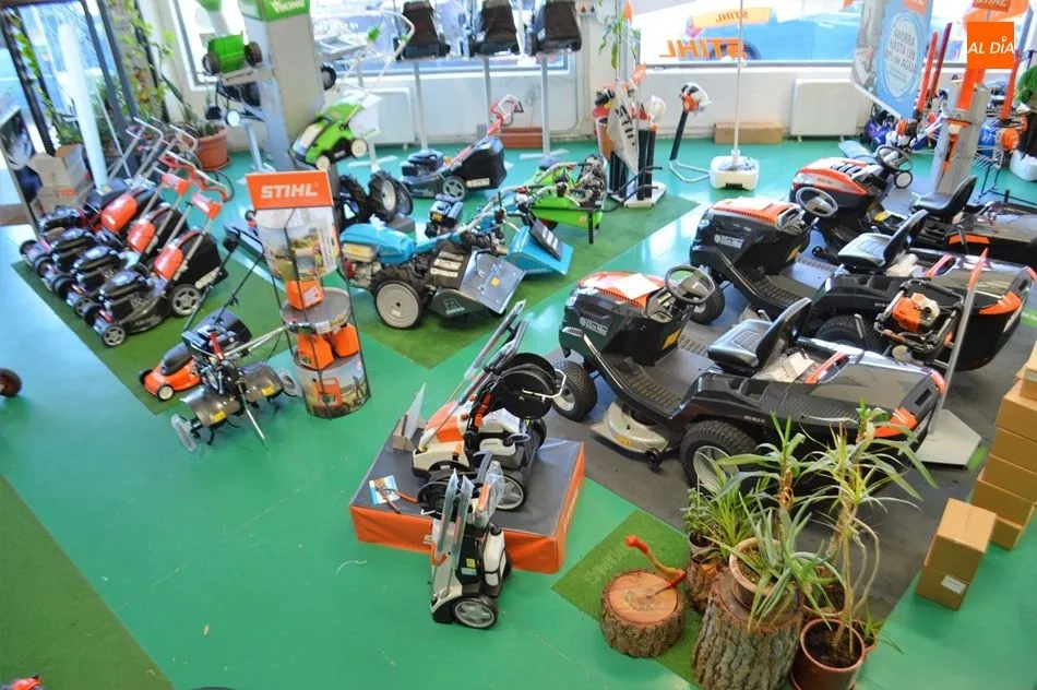 Instalaciones de Motosierras Domínguez en el polígono Los Villares. Fotos: A. M.