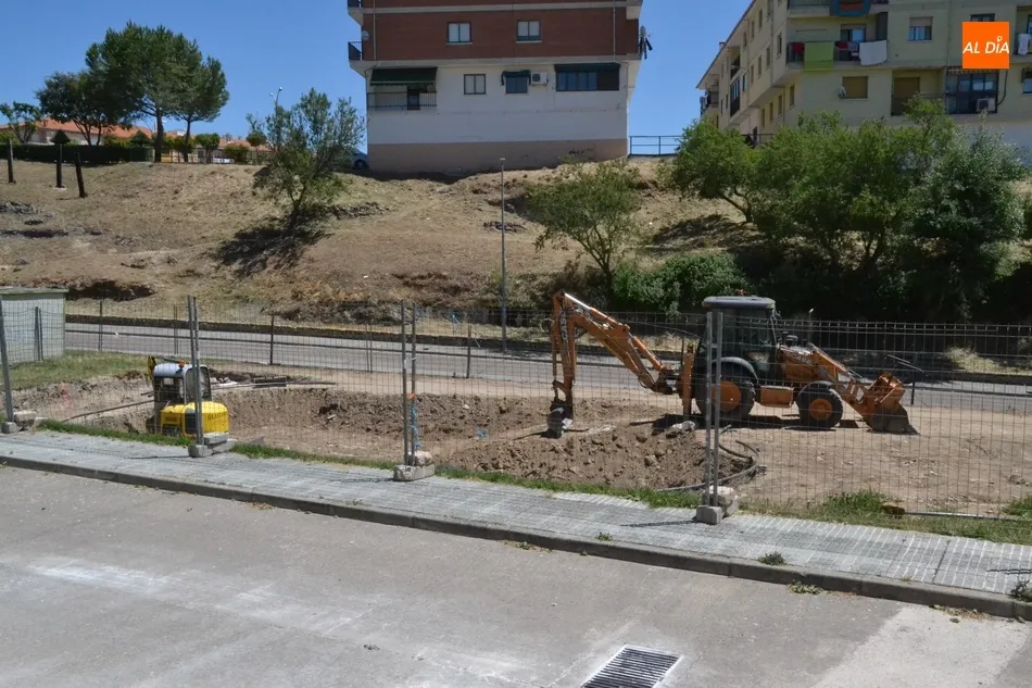 Foto 7 - Comienza la construcci&oacute;n de la pista de skate  