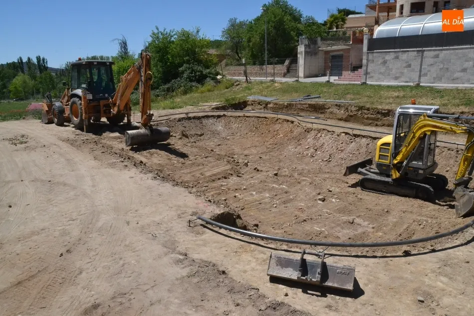 Foto 2 - Comienza la construcci&oacute;n de la pista de skate  