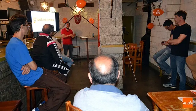 Sergio Jiménez, candidato a la alcaldía con Ciudadanos, presentaba el programa electoral en un encuentro vecinal