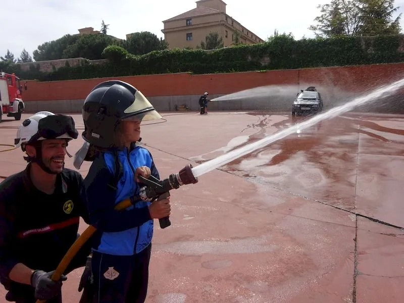 Foto 4 - Alumnos del San Juan Bosco visitan el Parque de Prevenci&oacute;n y Extinci&oacute;n de Incendios y Salvamento