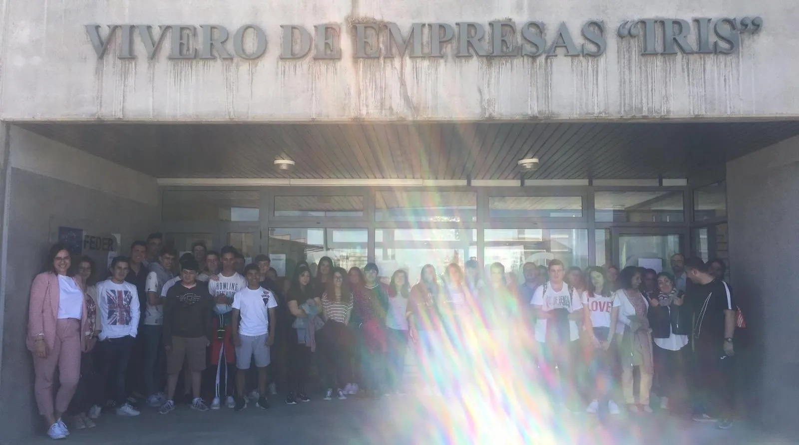 Foto 2 - Unos 40 alumnos de Bachillerato del IES Tierra visitan el Vivero de Empresas  