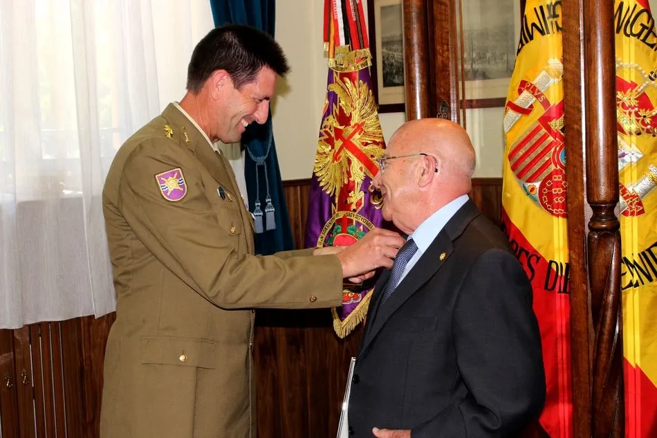 Foto 2 - El Regimiento de Ingenieros N&ordm; 11 concede el t&iacute;tulo de Zapador Minador Honor&iacute;fico a Sebasti&aacute;n...