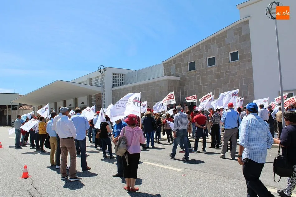 Foto 9 - Confaes&nbsp;y los sindicatos de Castilla y Le&oacute;n se suman a la lucha contra los peajes portugueses  