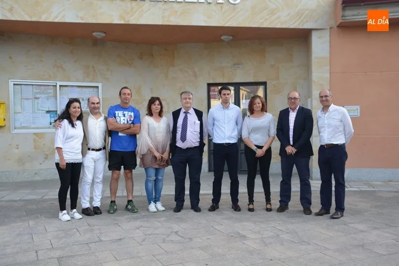 Javier Iglesias, junto a la candidatura de Monterrubio. Fotos: Lydia González